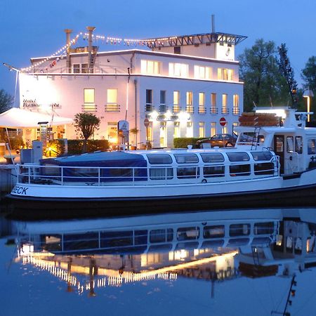 Hafenhotel Pommernyacht Ueckermünde Exterior foto
