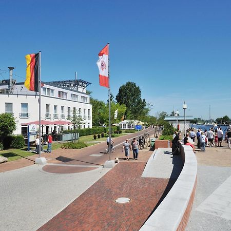 Hafenhotel Pommernyacht Ueckermünde Exterior foto
