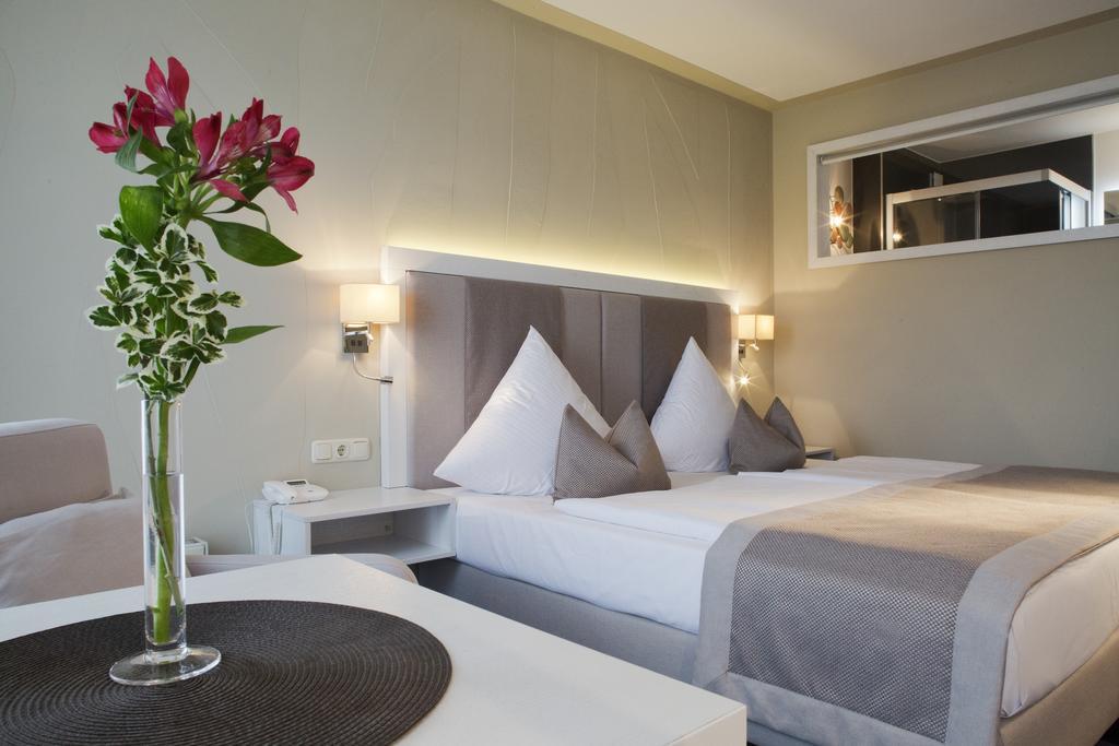 Hafenhotel Pommernyacht Ueckermünde Habitación foto