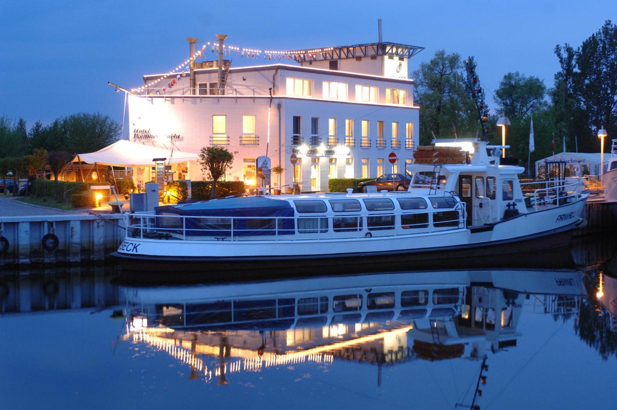 Hafenhotel Pommernyacht Ueckermünde Exterior foto