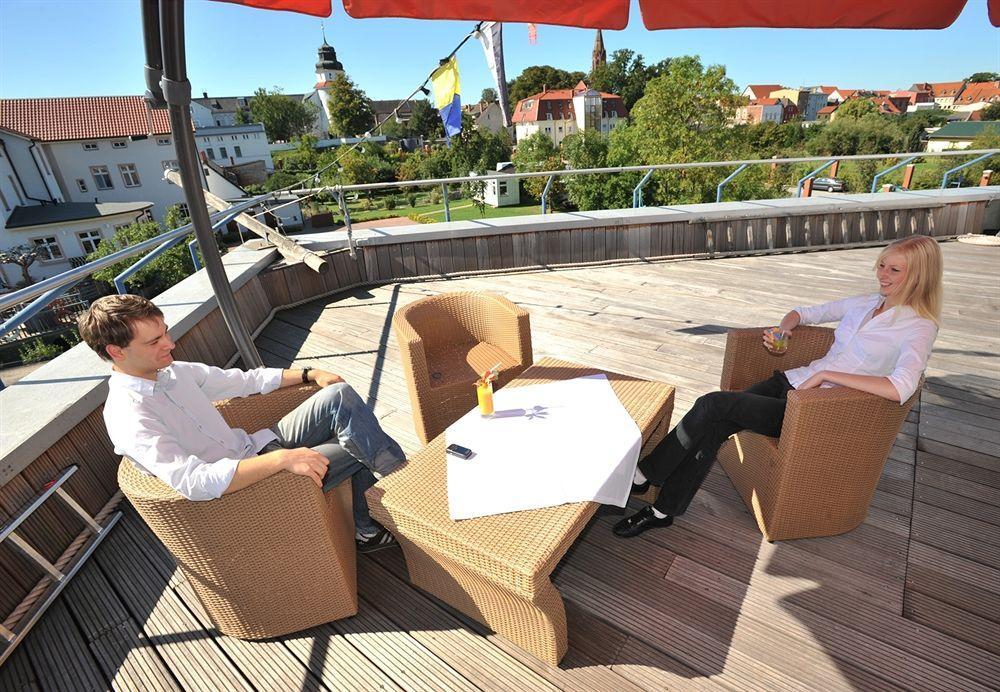 Hafenhotel Pommernyacht Ueckermünde Exterior foto